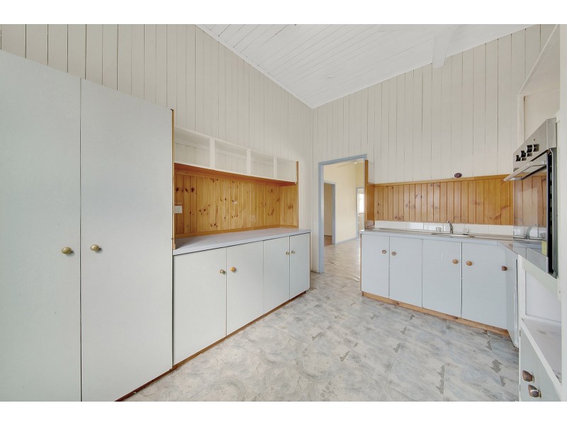 2 View Street, West Gladstone QLD 4680