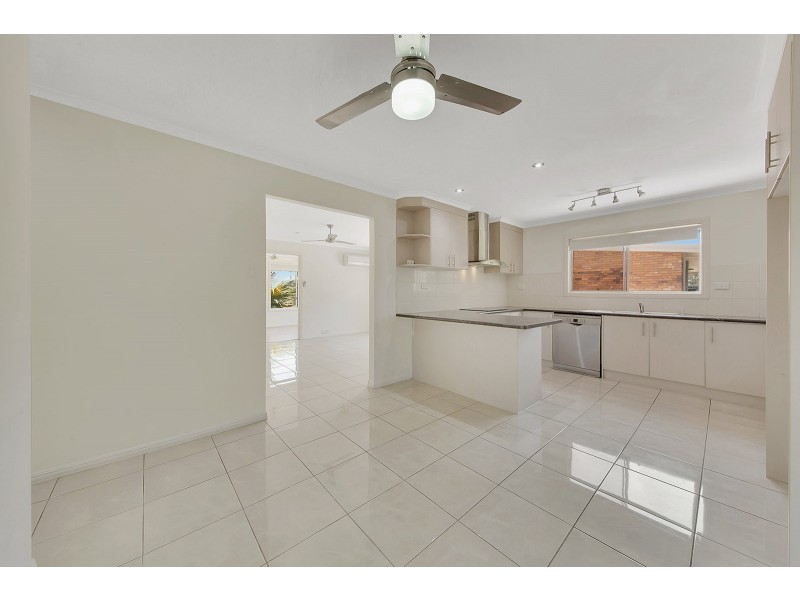 32 Venus Street, Telina QLD 4680