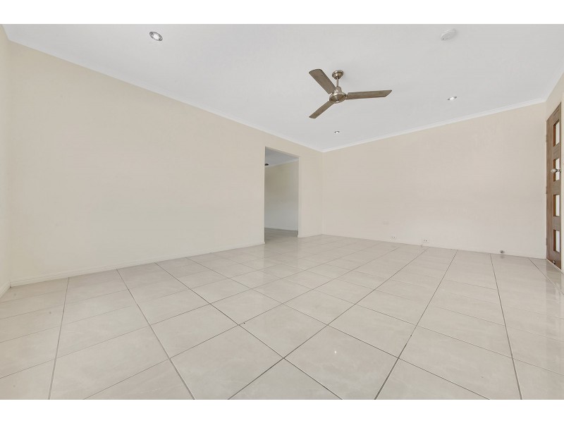 32 Venus Street, Telina QLD 4680