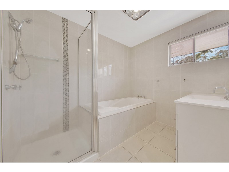 32 Venus Street, Telina QLD 4680