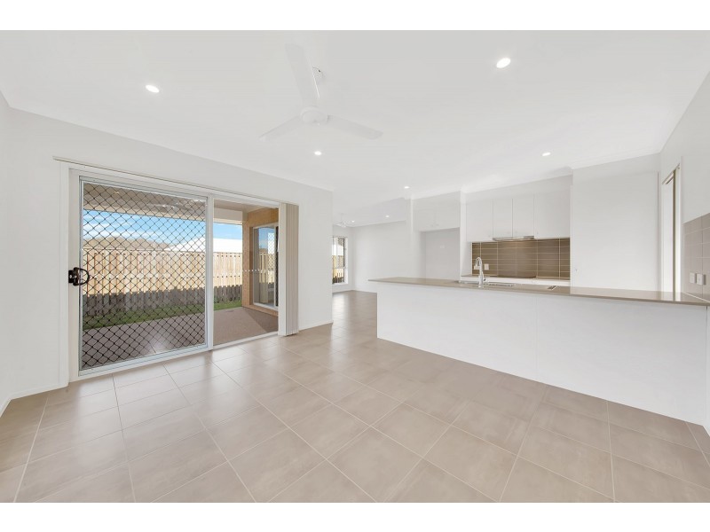 10 Josephine Street, Boyne Island QLD 4680