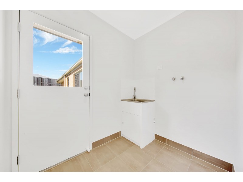 10 Josephine Street, Boyne Island QLD 4680