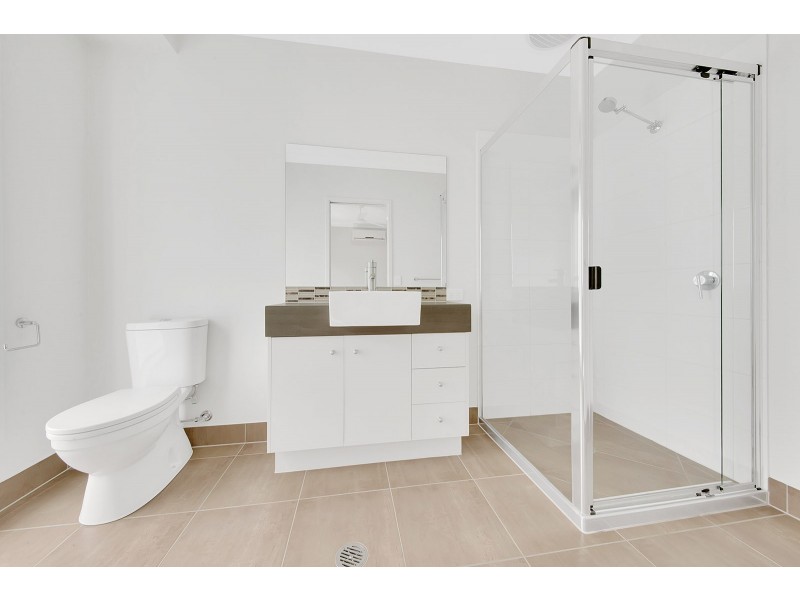 10 Josephine Street, Boyne Island QLD 4680