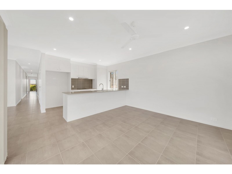 10 Josephine Street, Boyne Island QLD 4680