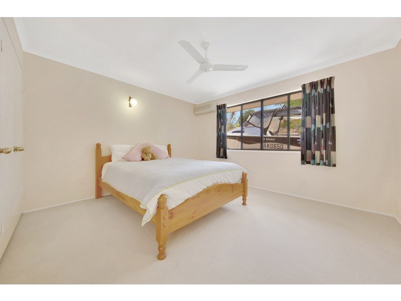 49 HELEN CRESCENT, Wurdong Heights QLD 4680