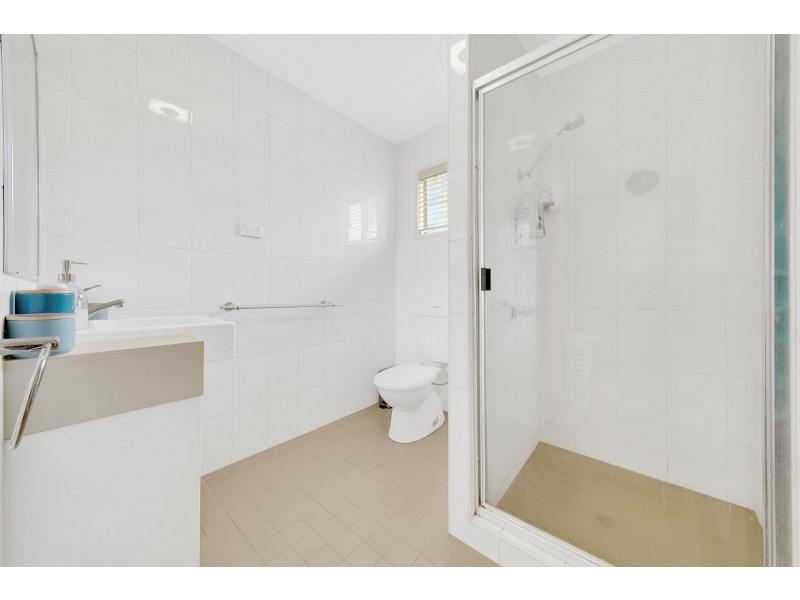 3 33 WATT STREET, West Gladstone QLD 4680