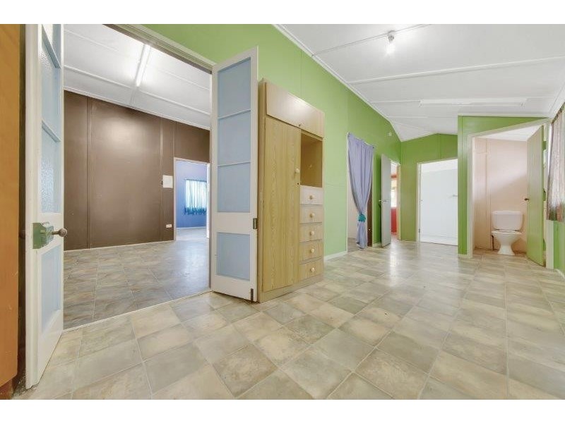 33 O’CONNELL STREET, Barney Point QLD 4680