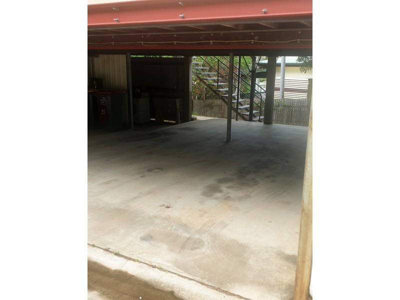 21 WALTERS AVENUE, West Gladstone QLD 4680