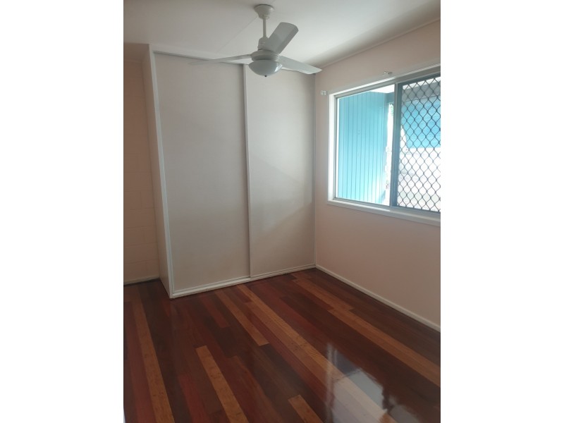21 WALTERS AVENUE, West Gladstone QLD 4680