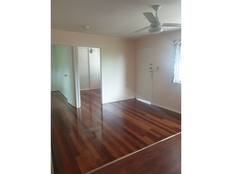 21 WALTERS AVENUE, West Gladstone QLD 4680