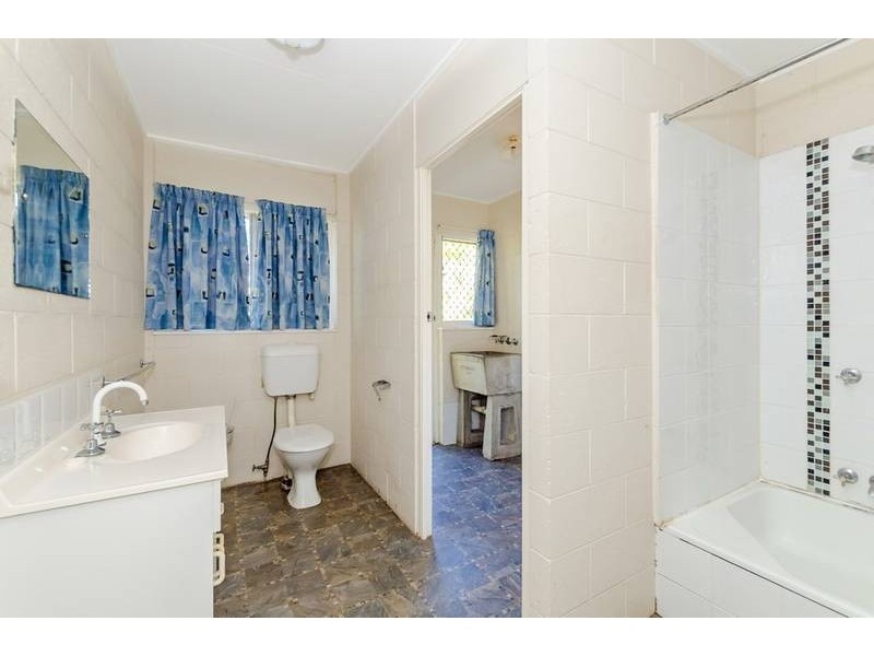 4/37 SCENERY STREET, West Gladstone QLD 4680