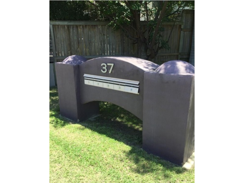 4/37 SCENERY STREET, West Gladstone QLD 4680