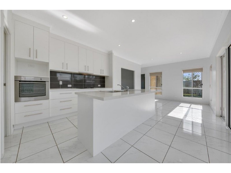 11 Sundew Street, New Auckland QLD 4680