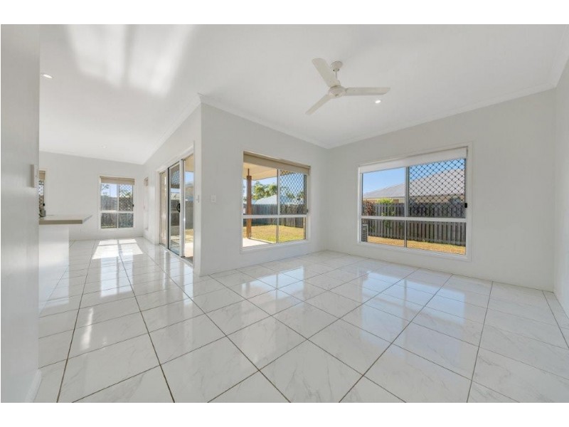 11 Sundew Street, New Auckland QLD 4680