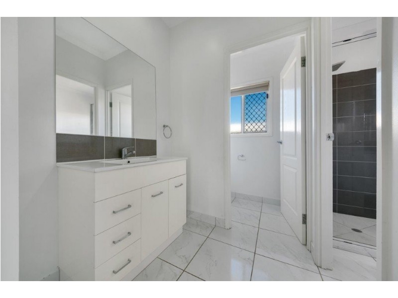 11 Sundew Street, New Auckland QLD 4680