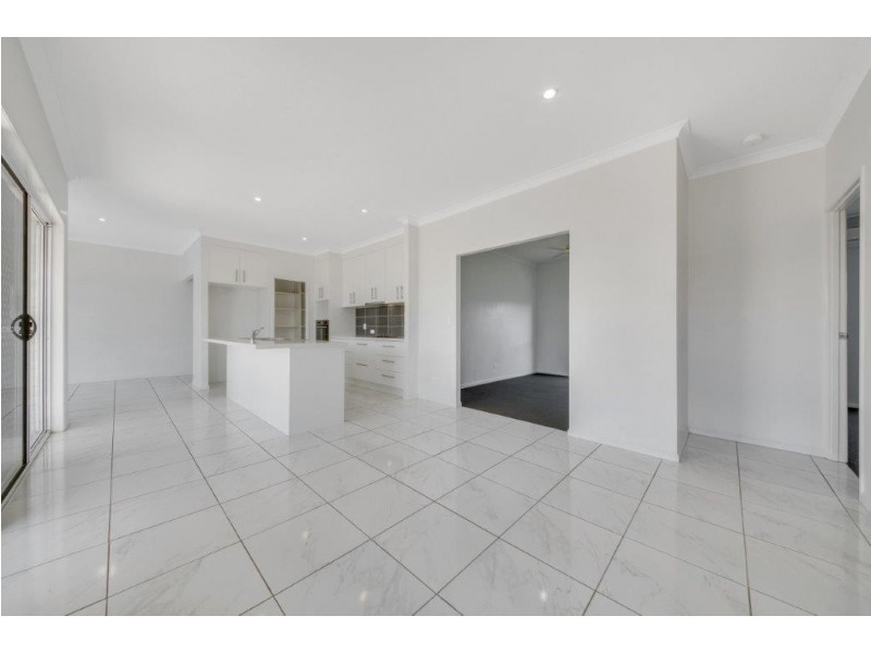 11 Sundew Street, New Auckland QLD 4680