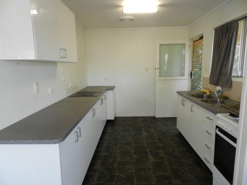 21 TREVALLY STREET, Toolooa QLD 4680