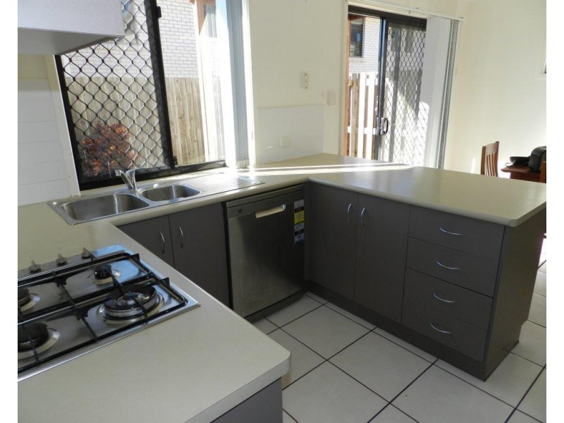 7/21 ROBERTS STREET, South Gladstone QLD 4680