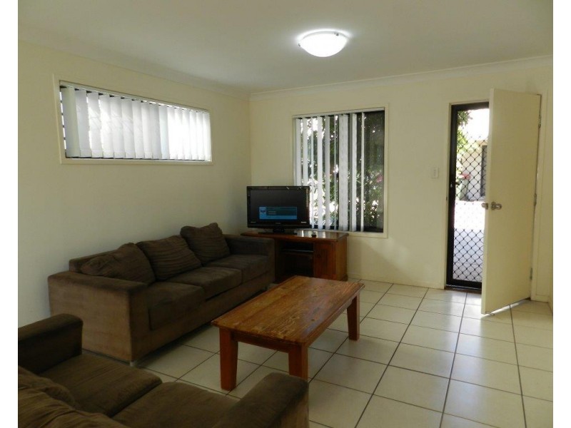 7/21 ROBERTS STREET, South Gladstone QLD 4680