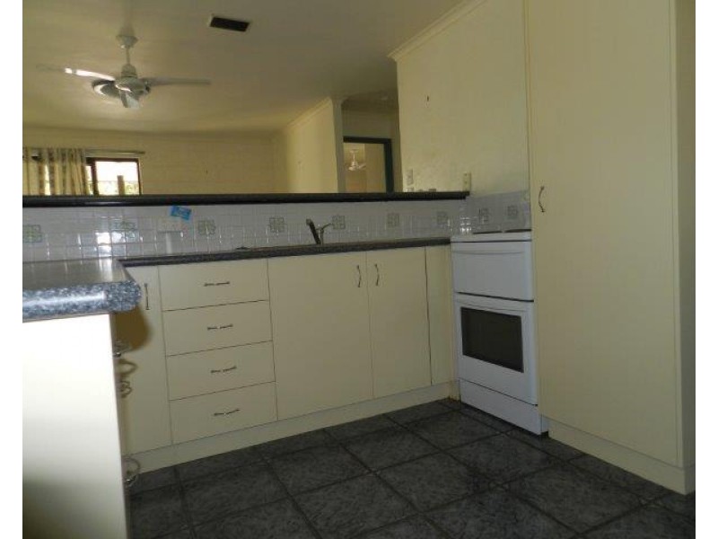 2/2 Bradford Road, Telina QLD 4680