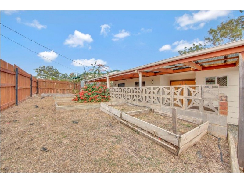 11 RIGBY CRESCENT, West Gladstone QLD 4680