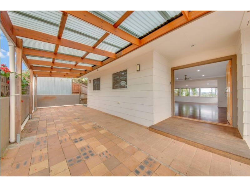 11 RIGBY CRESCENT, West Gladstone QLD 4680