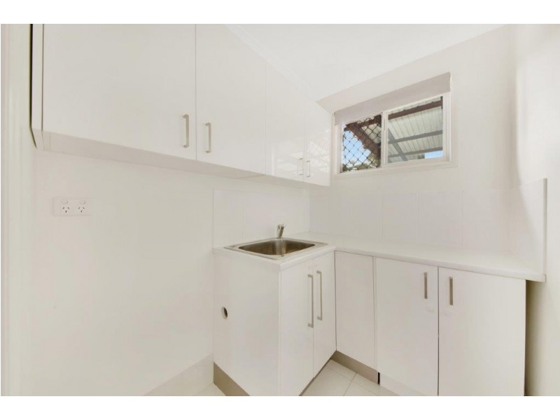 11 RIGBY CRESCENT, West Gladstone QLD 4680