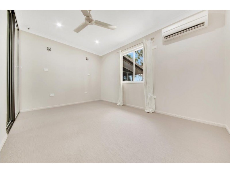 11 RIGBY CRESCENT, West Gladstone QLD 4680