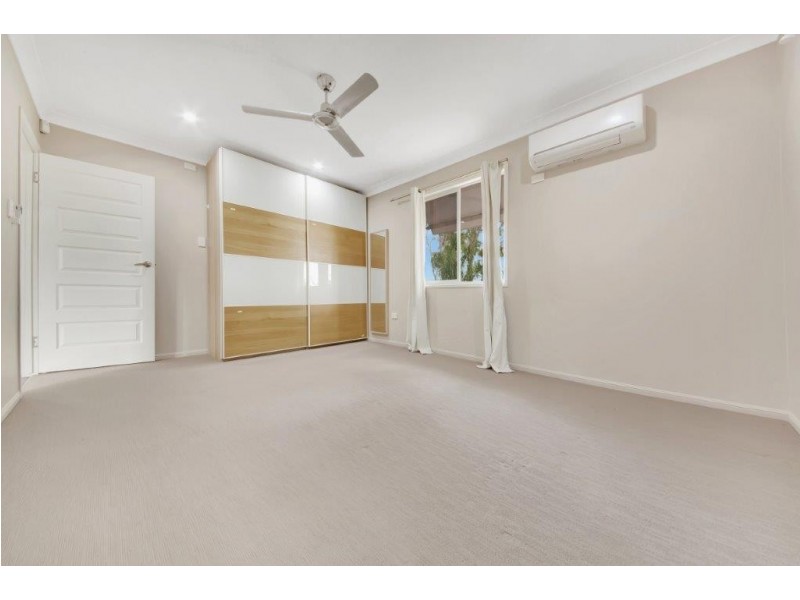 11 RIGBY CRESCENT, West Gladstone QLD 4680