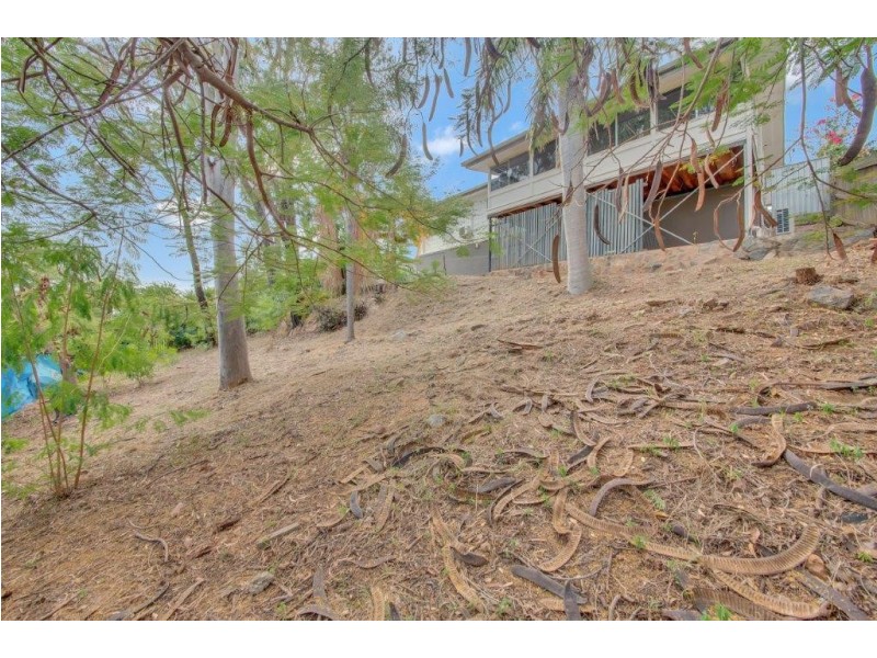 11 RIGBY CRESCENT, West Gladstone QLD 4680