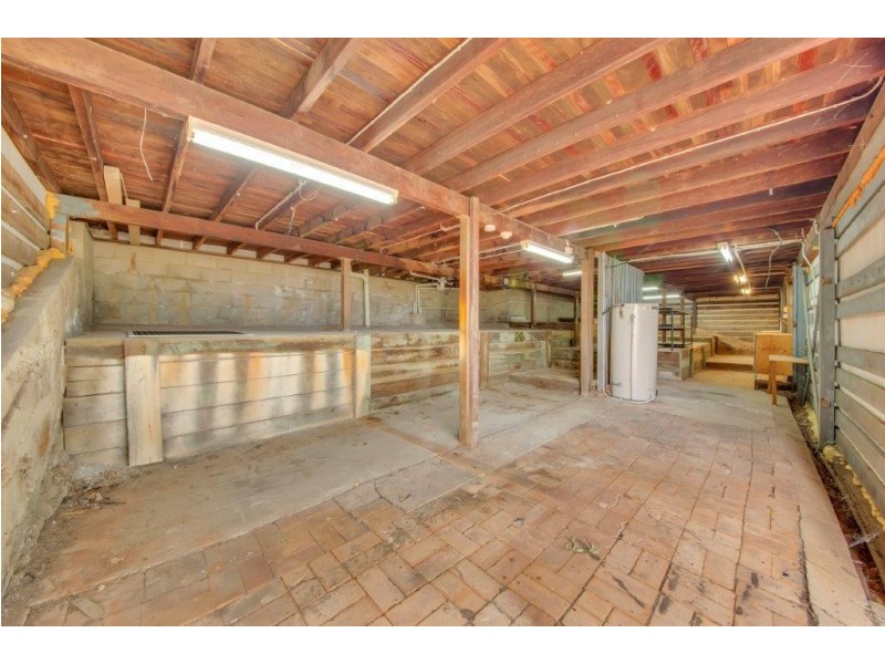 11 RIGBY CRESCENT, West Gladstone QLD 4680