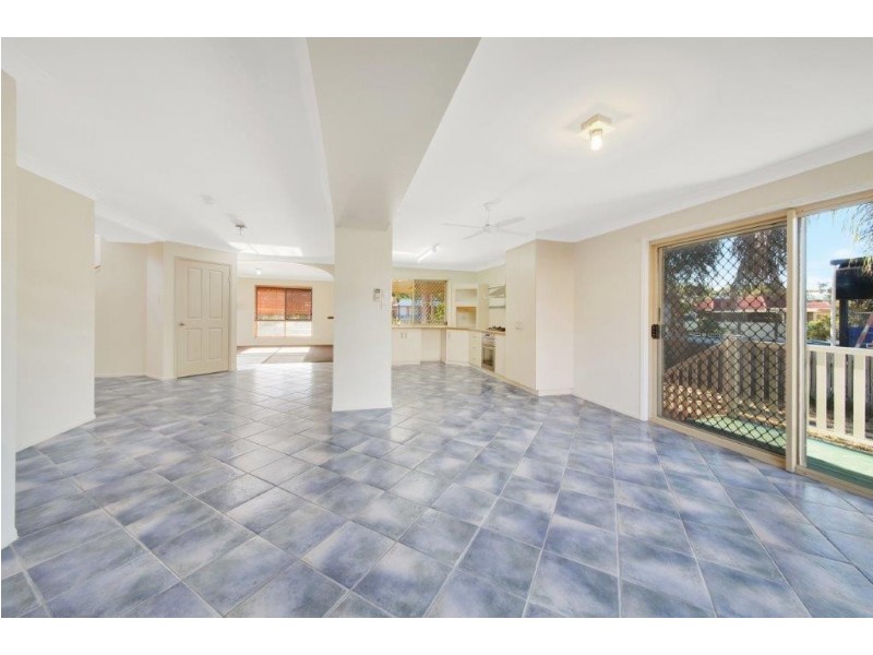 7 NICHOLAS STREET, Glen Eden QLD 4680