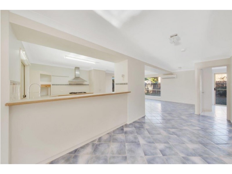 7 NICHOLAS STREET, Glen Eden QLD 4680