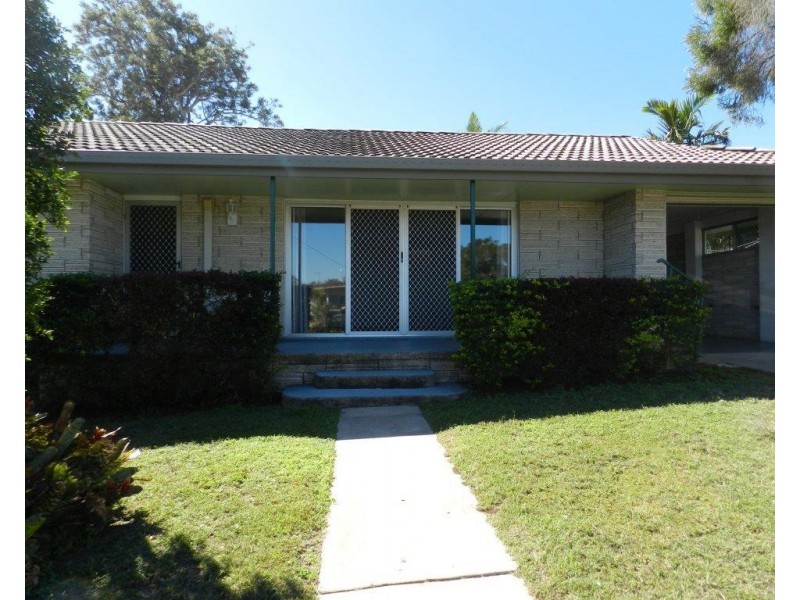 9 ROE STREET, West Gladstone QLD 4680