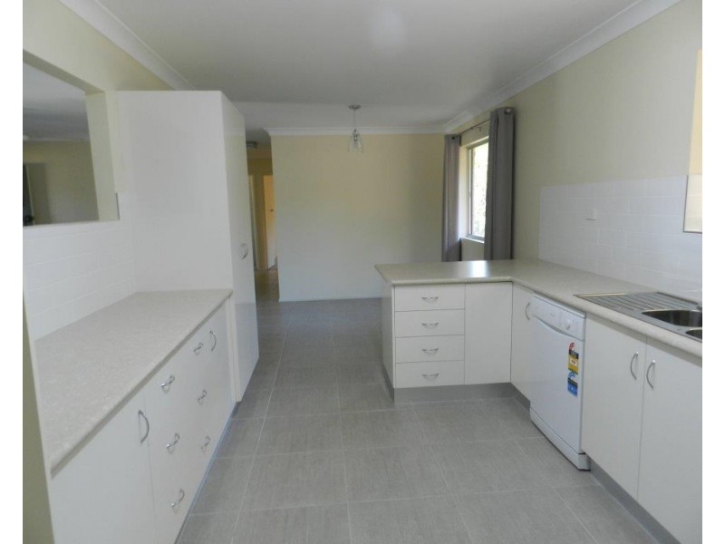 9 ROE STREET, West Gladstone QLD 4680