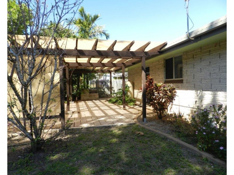 9 ROE STREET, West Gladstone QLD 4680