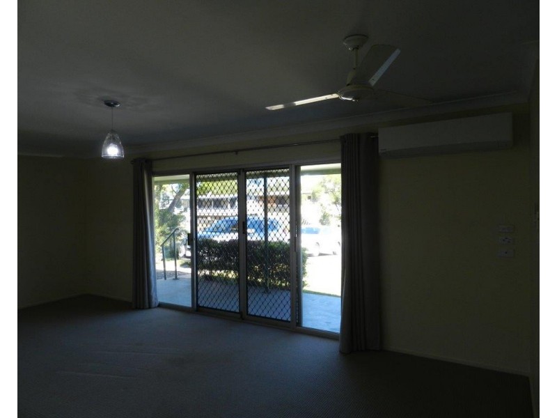 9 ROE STREET, West Gladstone QLD 4680