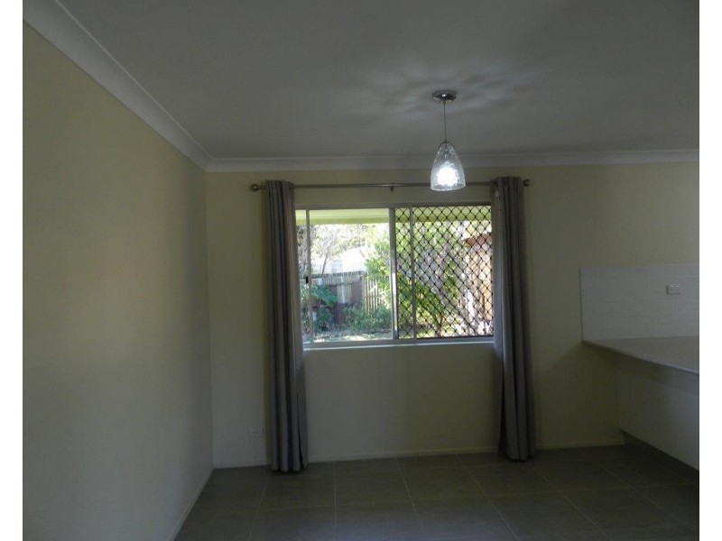 9 ROE STREET, West Gladstone QLD 4680