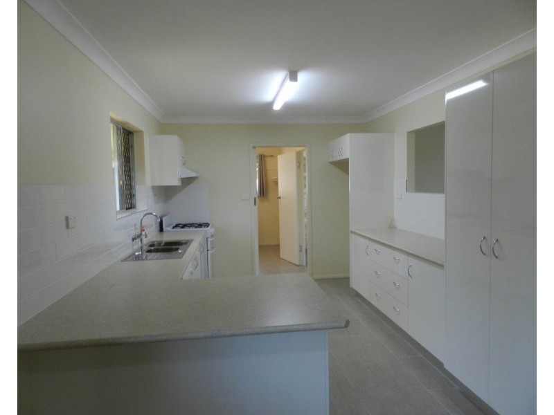 9 ROE STREET, West Gladstone QLD 4680