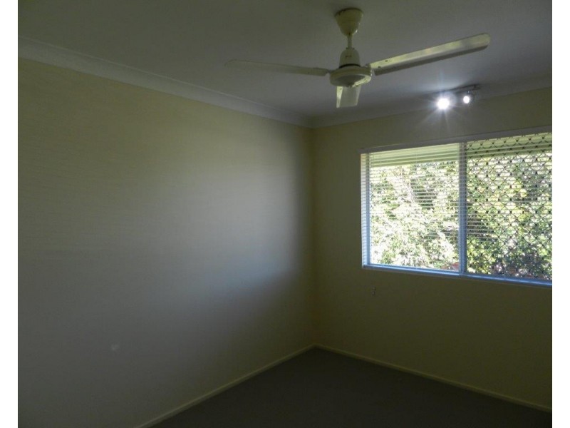 9 ROE STREET, West Gladstone QLD 4680