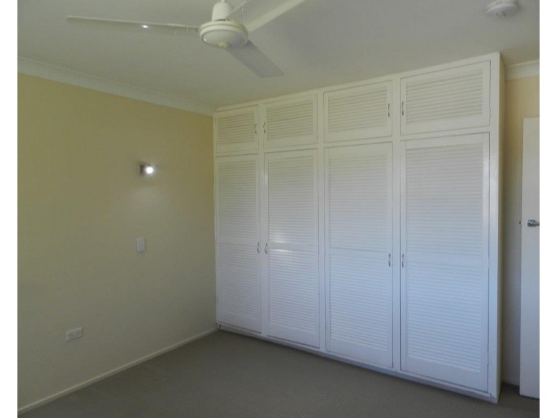 9 ROE STREET, West Gladstone QLD 4680