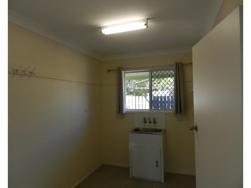 9 ROE STREET, West Gladstone QLD 4680