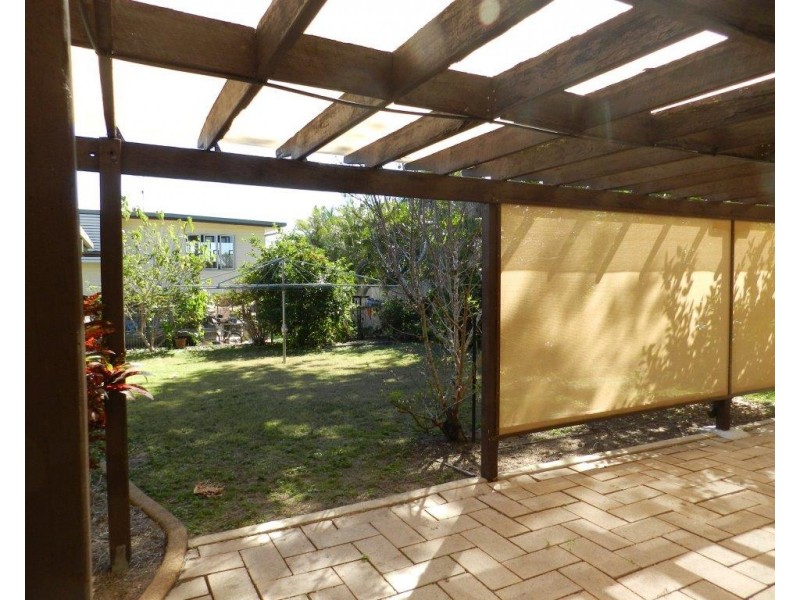 9 ROE STREET, West Gladstone QLD 4680