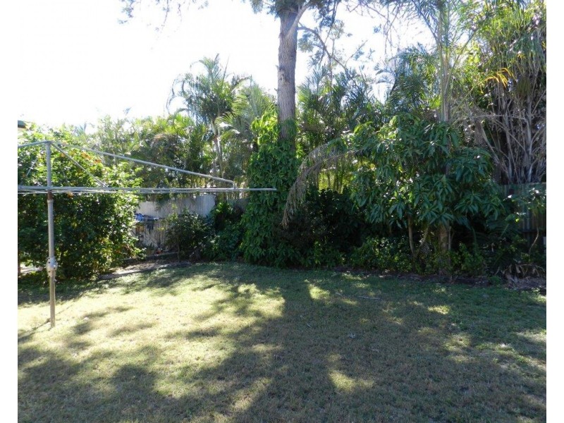 9 ROE STREET, West Gladstone QLD 4680