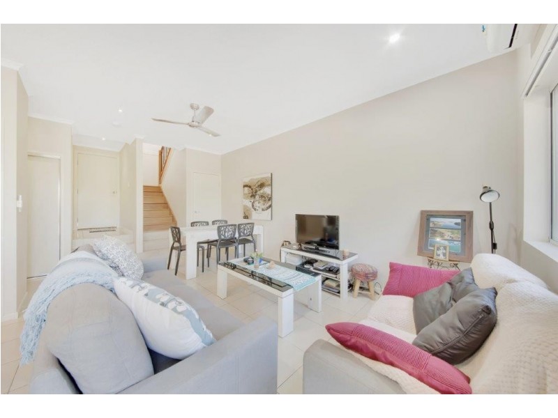 Unit 7/9 Cockatoo Drive, New Auckland QLD 4680