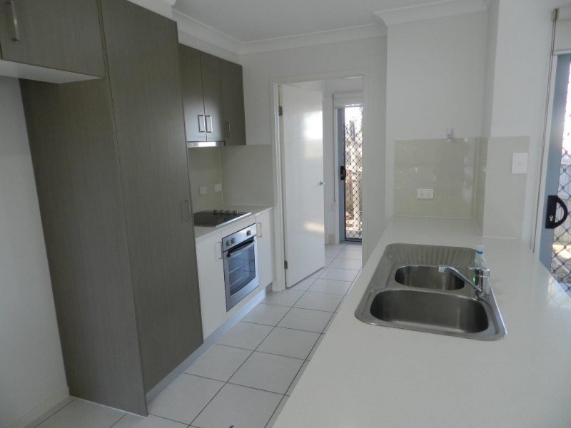 2/9 Gumnut  Place, Kirkwood QLD 4680