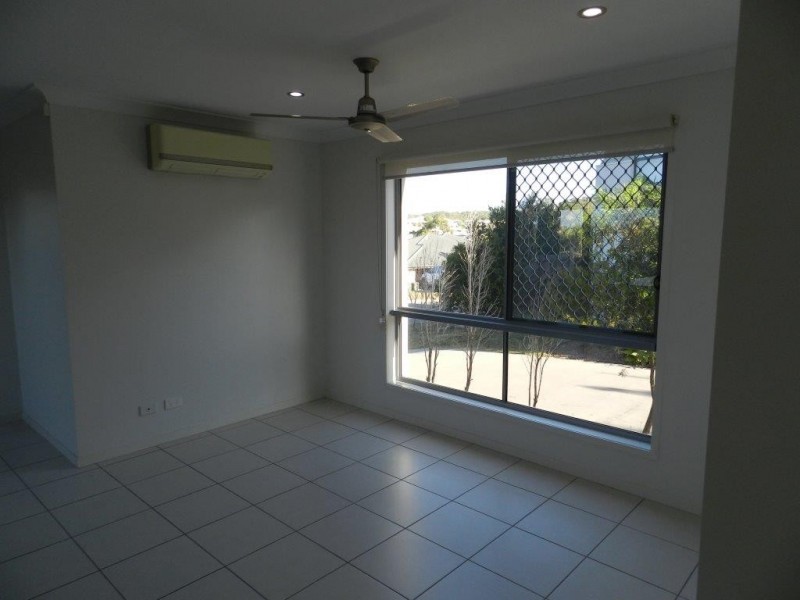 2/9 Gumnut  Place, Kirkwood QLD 4680