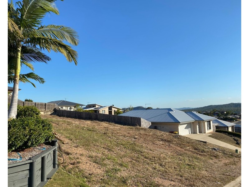 12 Cressbrook Street, Clinton QLD 4680