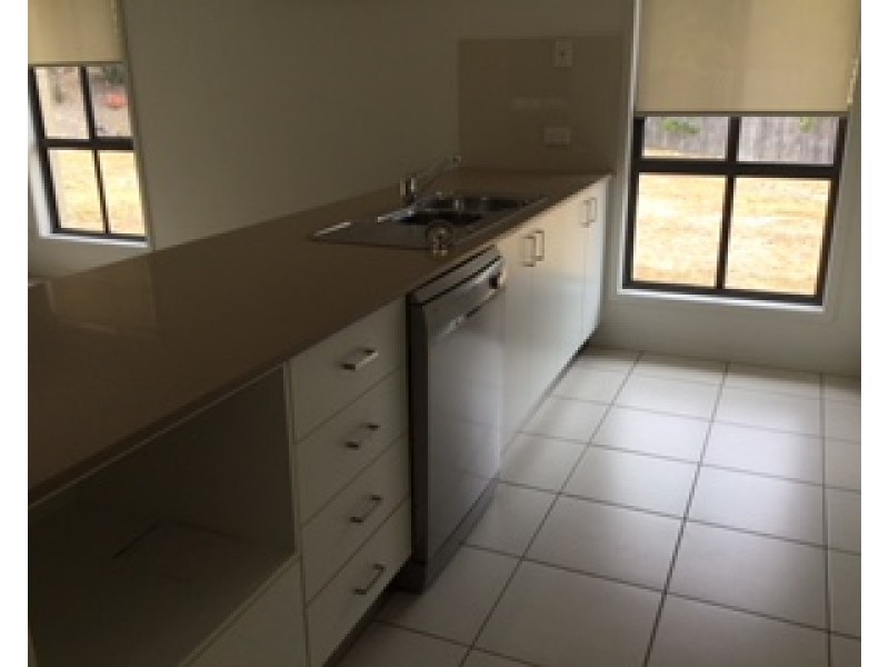 17 TELOPEA PLACE, Kirkwood QLD 4680