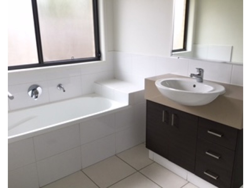 17 TELOPEA PLACE, Kirkwood QLD 4680